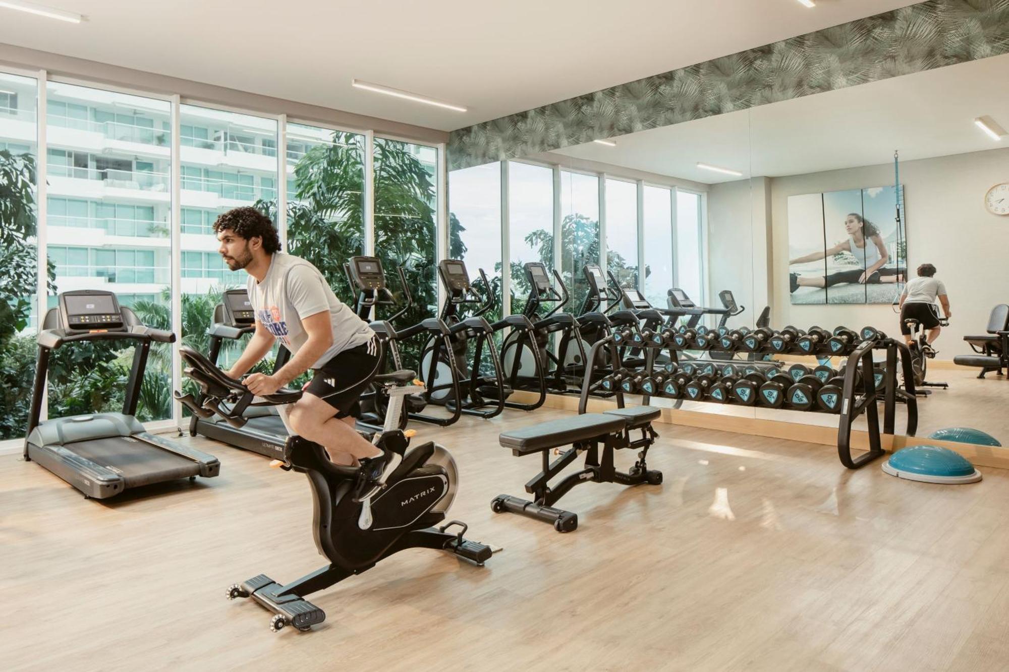 Santa Marta Marriott Resort Playa Dormida Zewnętrze zdjęcie The gym at the hotel