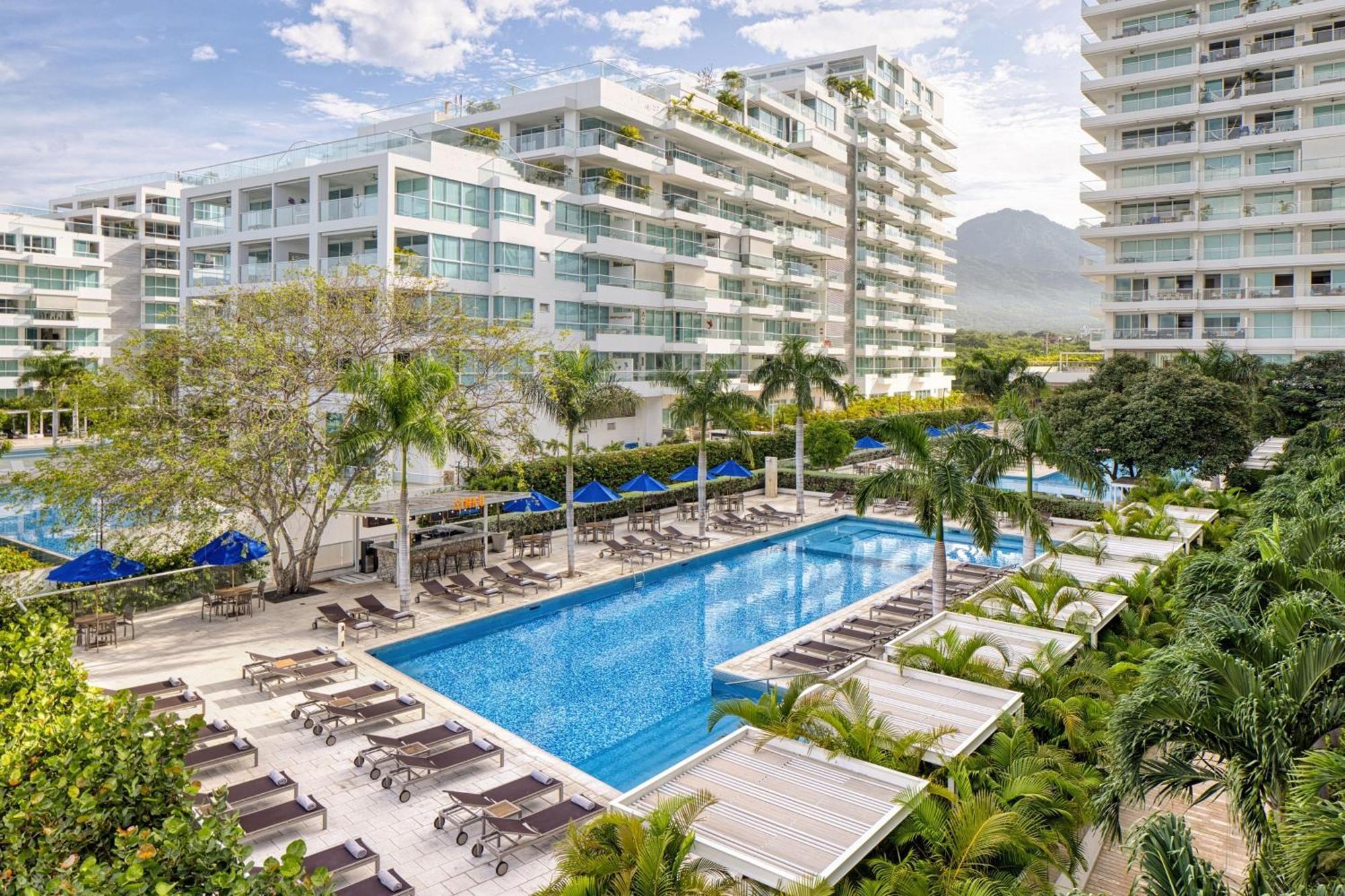 Santa Marta Marriott Resort Playa Dormida Zewnętrze zdjęcie The swimming pool at the hotel