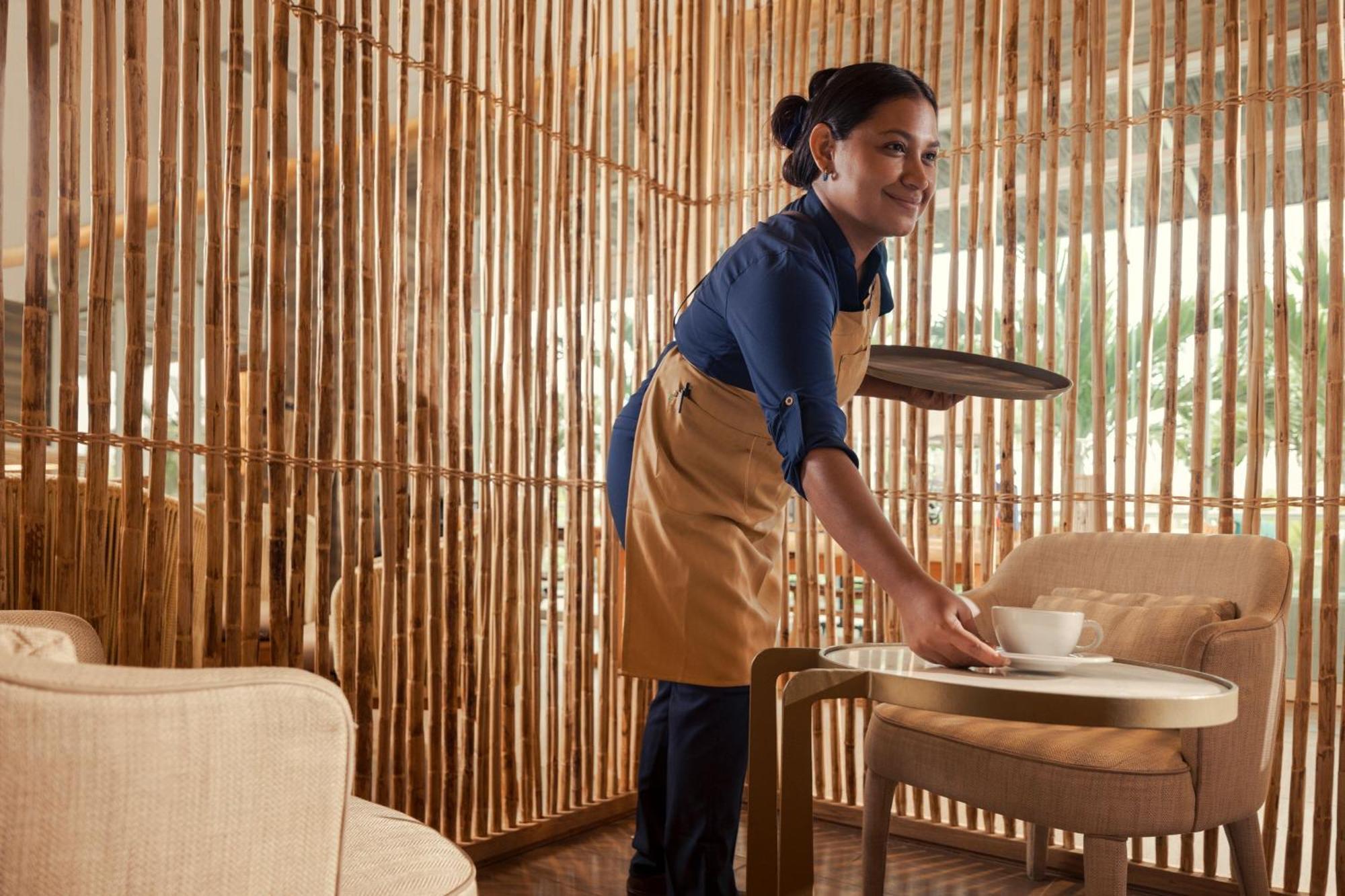 Santa Marta Marriott Resort Playa Dormida Zewnętrze zdjęcie A hotel staff